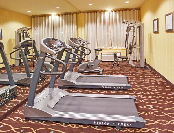 Imagen de los interiores del Hotel Holiday Inn Express and Suites Salinas, An Ihg. Foto 9