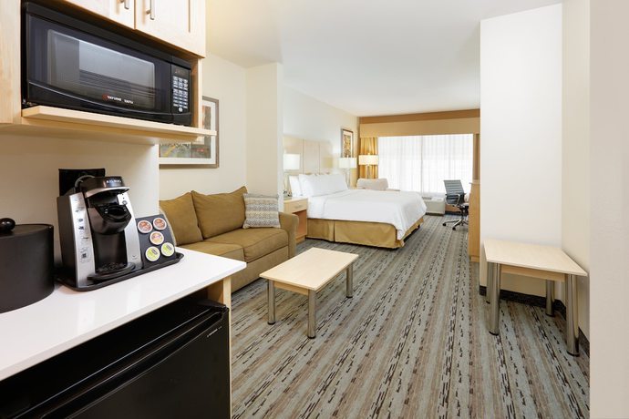 Imagen de la habitación del Hotel Holiday Inn Express and Suites San Antonio - Brooks City Base, An Ihg. Foto 7