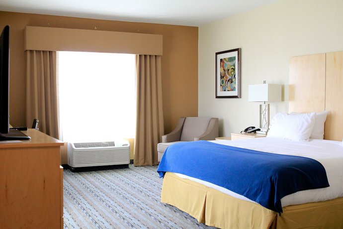 Imagen de la habitación del Hotel Holiday Inn Express and Suites San Antonio - Brooks City Base, An Ihg. Foto 12
