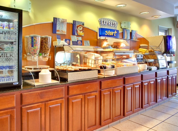 Imagen del bar/restaurante del Hotel Holiday Inn Express and Suites San Diego Otay Mesa, An Ihg. Foto 4