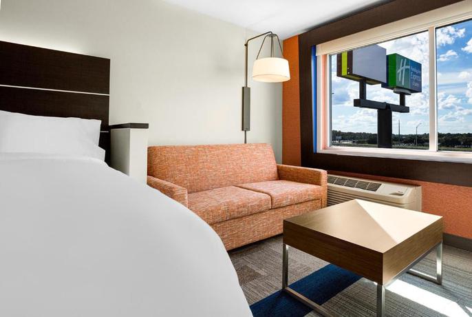 Imagen de la habitación del Hotel Holiday Inn Express and Suites Sanford- Lake Mary, an IHG Hotel. Foto 5