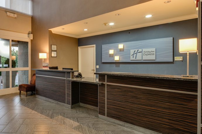 Imagen de los interiores del Hotel Holiday Inn Express and Suites Santa Clara, an IHG. Foto 17