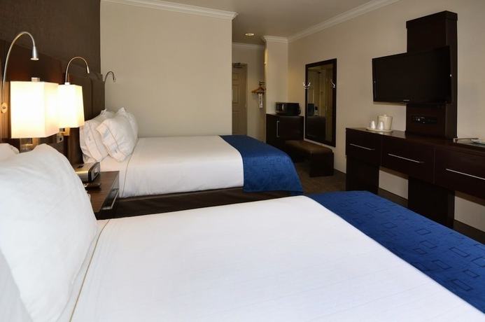 Imagen de la habitación del Hotel Holiday Inn Express and Suites Santa Clara, an IHG. Foto 13