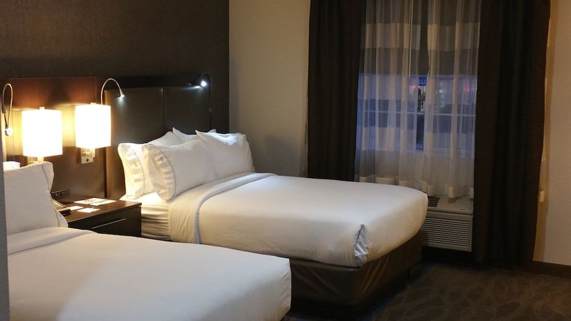 Imagen de la habitación del Hotel Holiday Inn Express and Suites Santa Clara, an IHG. Foto 14