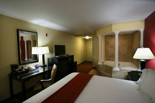 Imagen de la habitación del Hotel Holiday Inn Express and Suites Schererville, An Ihg. Foto 4