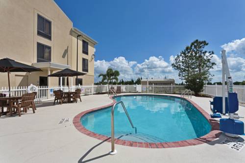 Imagen de la piscina del Hotel Holiday Inn Express and Suites Sebring, An Ihg. Foto 16