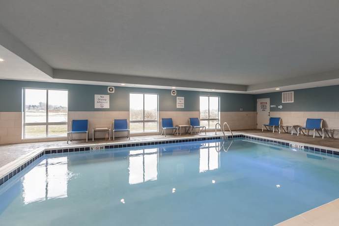 Imagen de la piscina del Hotel Holiday Inn Express and Suites - South Bend Casino. Foto 18