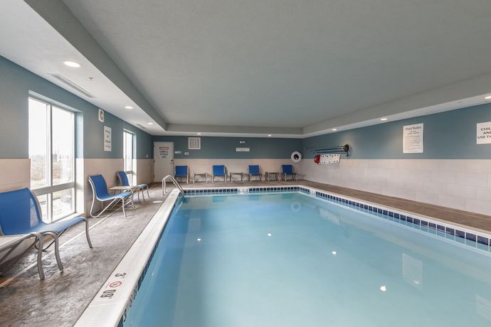 Imagen de la piscina del Hotel Holiday Inn Express and Suites - South Bend Casino. Foto 20