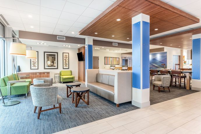 Imagen de los interiores del Hotel Holiday Inn Express and Suites Springfield North, an IHG. Foto 18