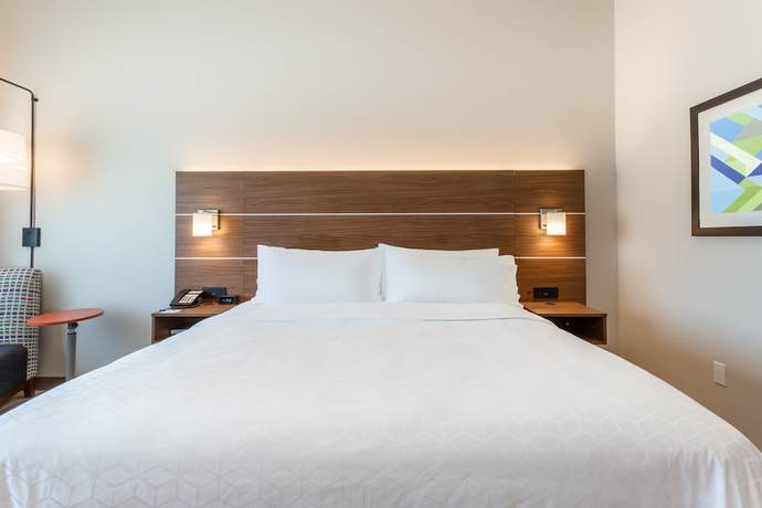 Imagen de la habitación del Hotel Holiday Inn Express and Suites Springfield North, an IHG. Foto 9