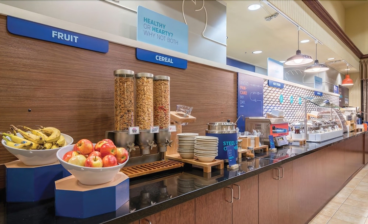 Imagen del bar/restaurante del Hotel Holiday Inn Express and Suites St Louis Airport, An Ihg. Foto 4