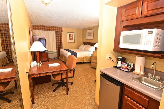 Imagen de la habitación del Hotel Holiday Inn Express and Suites St. Louis West - Fenton, an IHG. Foto 7