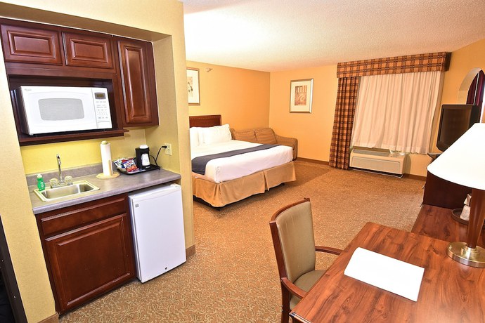 Imagen de la habitación del Hotel Holiday Inn Express and Suites St. Louis West - Fenton, an IHG. Foto 15