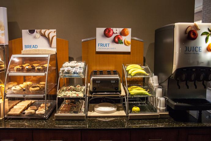 Imagen de los interiores del Hotel Holiday Inn Express and Suites St. Robert, an IHG. Foto 11