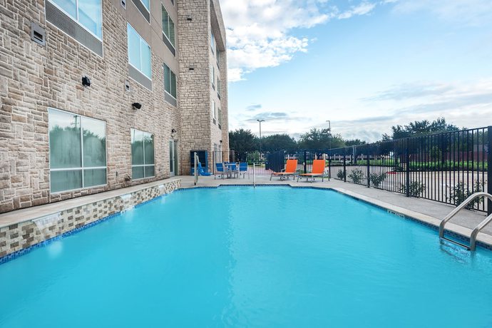 Imagen de la piscina del Hotel Holiday Inn Express and Suites Sugar Land SE - Missouri City, an IHG. Foto 20