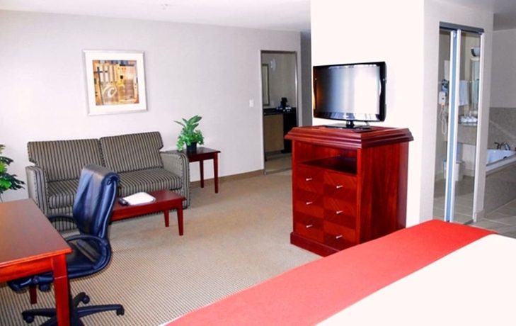 Imagen de la habitación del Hotel Holiday Inn Express and Suites Surrey, An Ihg. Foto 7