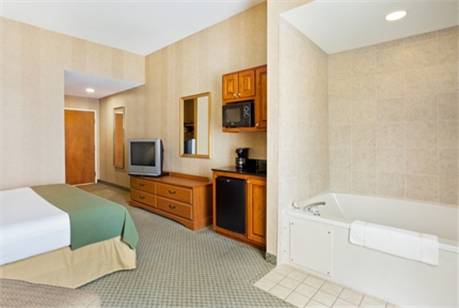 Imagen de la habitación del Hotel Holiday Inn Express and Suites Sylva - Western Carolina Area, An Ihg. Foto 7