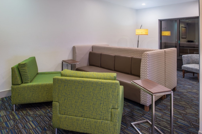 Imagen de los interiores del Hotel Holiday Inn Express and Suites Tampa-anderson Rd/veteran, An Ihg. Foto 19