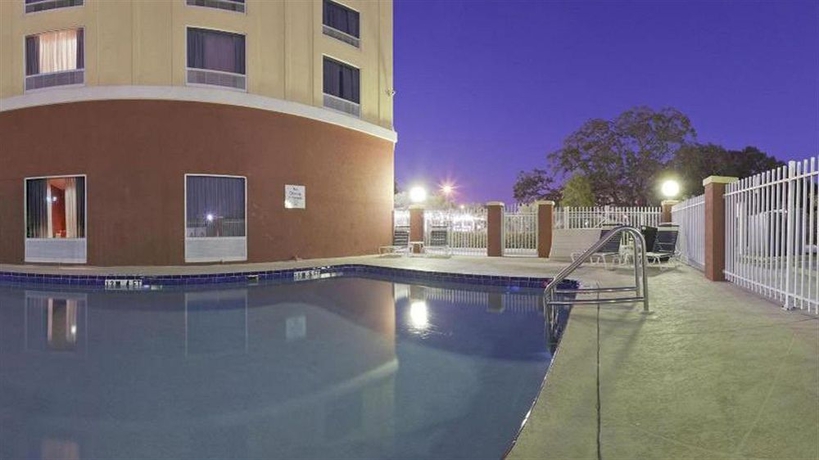 Imagen de la piscina del Hotel Holiday Inn Express and Suites Tampa-fairgrounds-casino, An Ihg. Foto 15