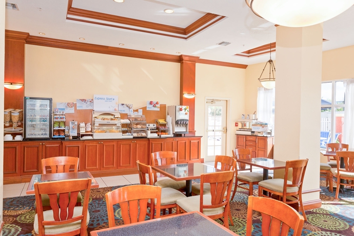 Imagen del bar/restaurante del Hotel Holiday Inn Express and Suites Tampa-fairgrounds-casino, An Ihg. Foto 1