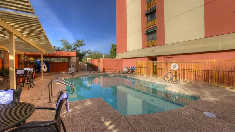 Imagen de la piscina del Hotel Holiday Inn Express and Suites Tempe, an IHG. Foto 19
