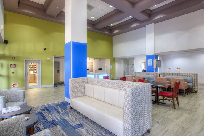Imagen de los interiores del Hotel Holiday Inn Express and Suites Tempe, an IHG. Foto 16