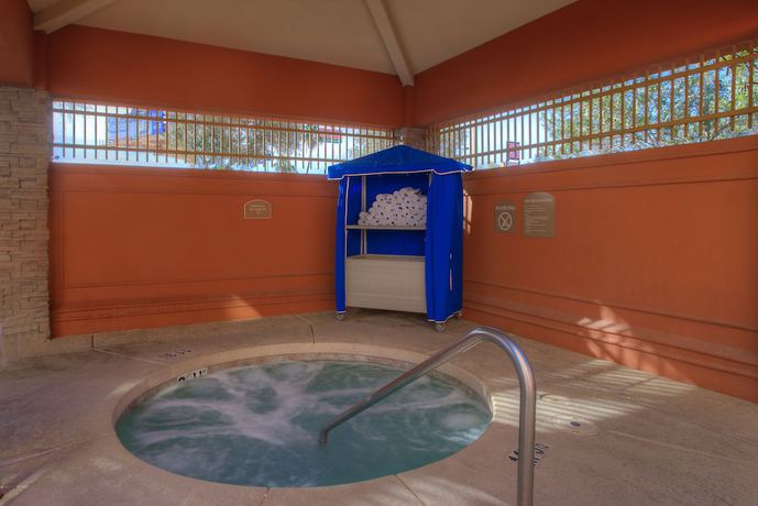 Imagen de la piscina del Hotel Holiday Inn Express and Suites Tempe, an IHG. Foto 20