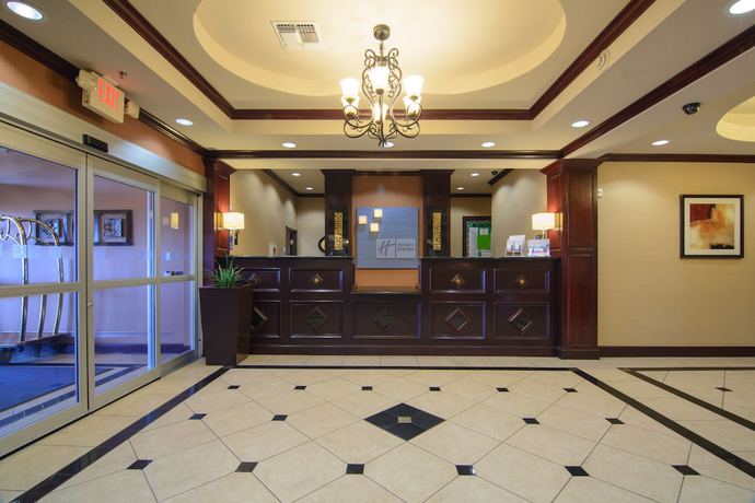 Imagen de los interiores del Hotel Holiday Inn Express and Suites Terrell, An Ihg. Foto 18