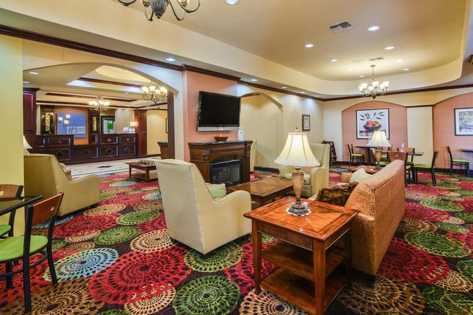 Imagen de los interiores del Hotel Holiday Inn Express and Suites Terrell, An Ihg. Foto 19