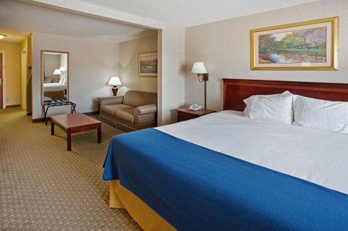 Imagen de la habitación del Hotel Holiday Inn Express and Suites Thomasville, An Ihg. Foto 8