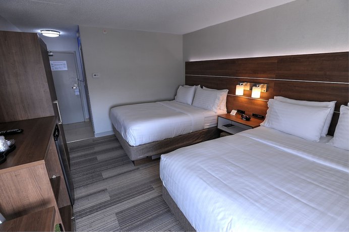 Imagen de la habitación del Hotel Holiday Inn Express and Suites Toronto Airport West, An Ihg. Foto 8