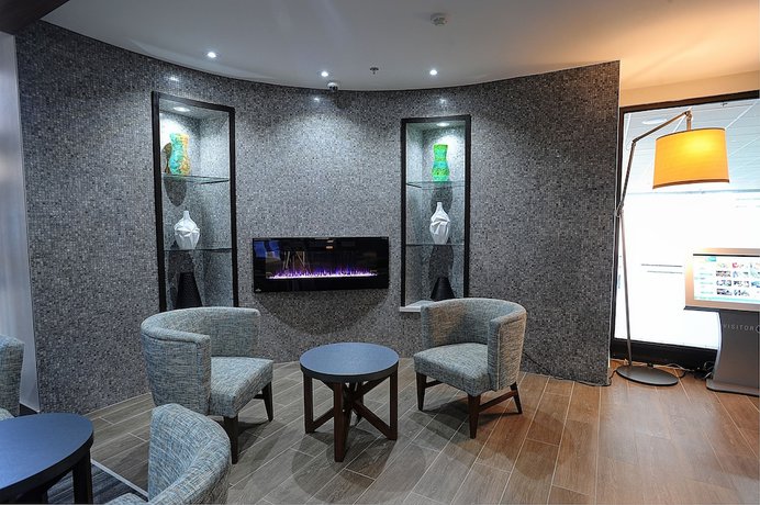 Imagen de los interiores del Hotel Holiday Inn Express and Suites Toronto Airport West, An Ihg. Foto 17