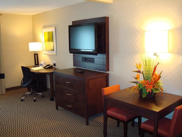 Imagen de los exteriores del Hotel Holiday Inn Express and Suites Toronto - Markham, An Ihg. Foto 11