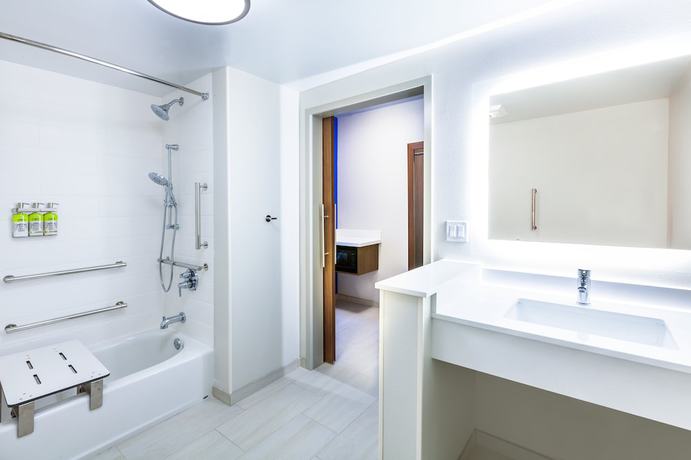 Imagen de la habitación del Hotel Holiday Inn Express and Suites Tulsa Northeast - Owasso, an IHG. Foto 15