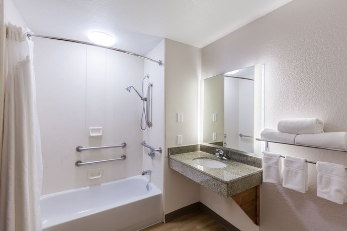 Imagen de la habitación del Hotel Holiday Inn Express and Suites Tulsa S Broken Arrow Hwy 51, An Ihg. Foto 3