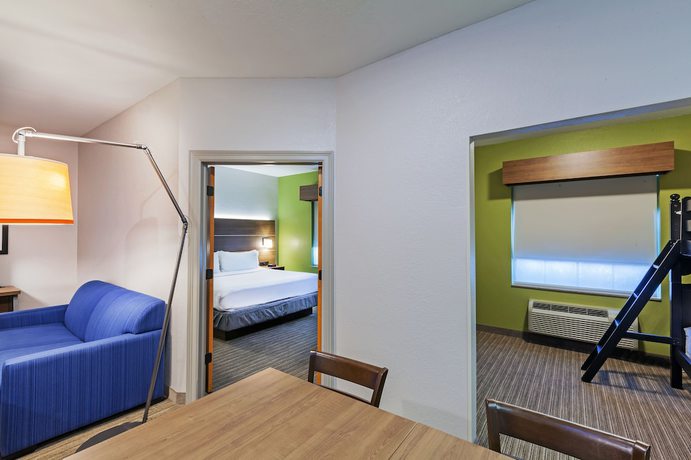 Imagen de la habitación del Hotel Holiday Inn Express and Suites Tulsa S Broken Arrow Hwy 51, An Ihg. Foto 11