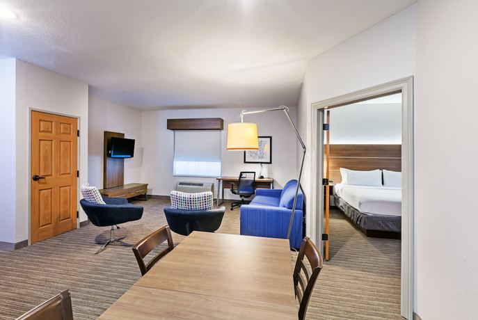 Imagen de la habitación del Hotel Holiday Inn Express and Suites Tulsa S Broken Arrow Hwy 51, An Ihg. Foto 13
