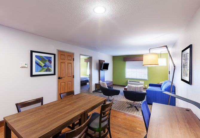 Imagen de la habitación del Hotel Holiday Inn Express and Suites Tulsa S Broken Arrow Hwy 51, An Ihg. Foto 14