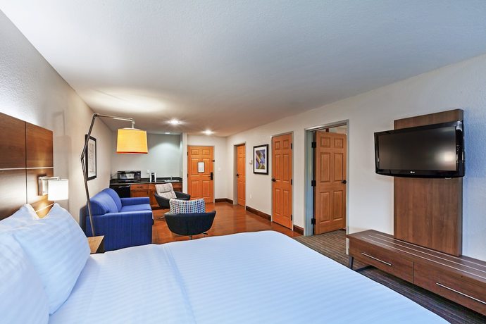 Imagen de la habitación del Hotel Holiday Inn Express and Suites Tulsa S Broken Arrow Hwy 51, An Ihg. Foto 16
