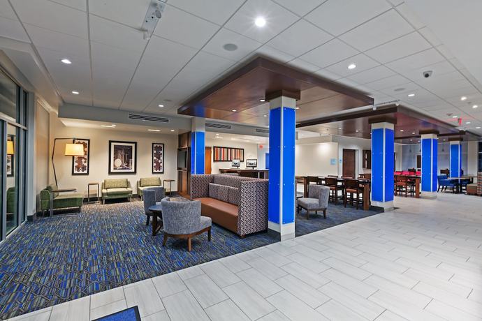 Imagen de los interiores del Hotel Holiday Inn Express and Suites Tulsa South - Woodland Hills, an IHG. Foto 19