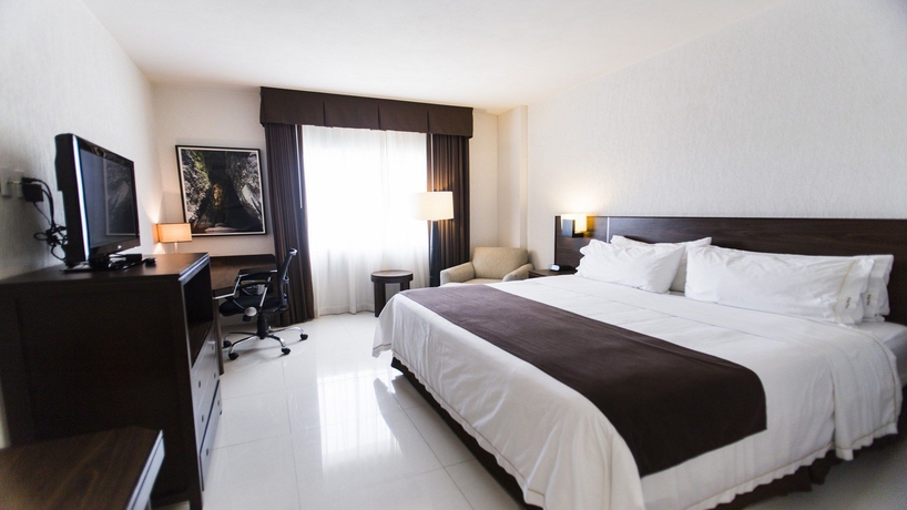 Imagen de la habitación del Hotel Holiday Inn Express and Suites Tuxtla Gutierrez La Marimba, An Ihg. Foto 12