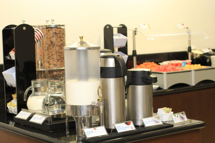 Imagen del bar/restaurante del Hotel Holiday Inn Express and Suites Tuxtla Gutierrez La Marimba, An Ihg. Foto 3