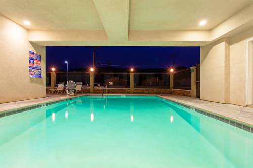 Imagen de la habitación del Hotel Holiday Inn Express and Suites Twentynine Palms, An Ihg. Foto 3