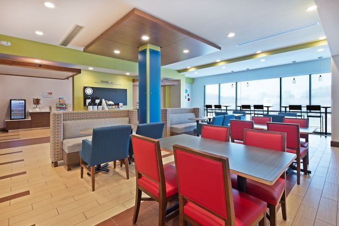 Imagen de los interiores del Hotel Holiday Inn Express and Suites Uniontown, An Ihg. Foto 16