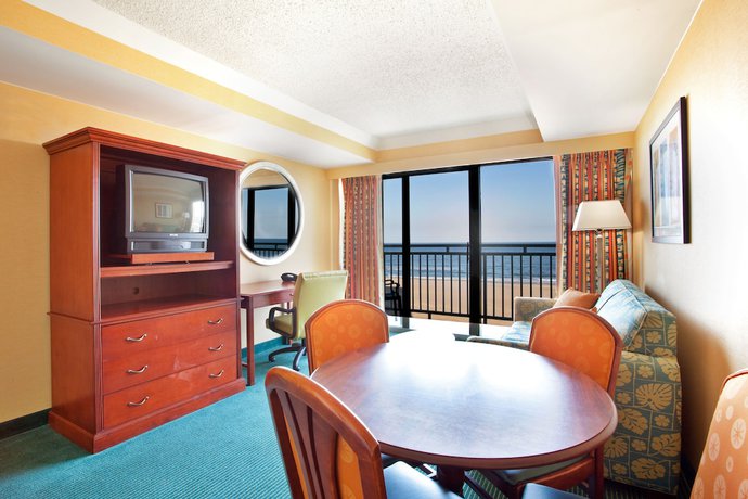 Imagen de la habitación del Hotel Holiday Inn Express and Suites Va Beach Oceanfront, An Ihg. Foto 2
