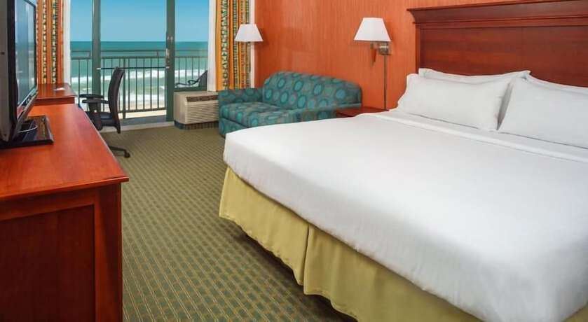Imagen de la habitación del Hotel Holiday Inn Express and Suites Va Beach Oceanfront, An Ihg. Foto 7