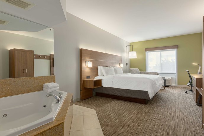 Imagen de la habitación del Hotel Holiday Inn Express and Suites Vestal, an IHG. Foto 6