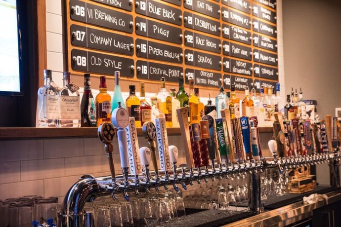 Imagen del bar/restaurante del Hotel Holiday Inn Express and Suites Victoria - Colwood, an IHG Hotel. Foto 3