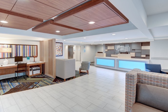Imagen de los interiores del Hotel Holiday Inn Express and Suites West Long Branch, An Ihg. Foto 19