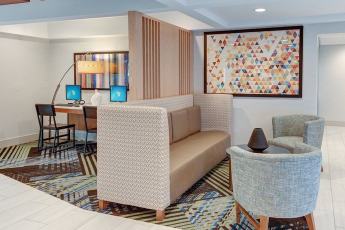Imagen de los interiores del Hotel Holiday Inn Express and Suites West Long Branch, An Ihg. Foto 20
